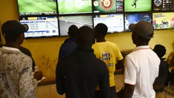 Pour un encadrement strict des paris sportifs au Sénégal : Protégeons notre jeunesse et régulons la publicité agressive
