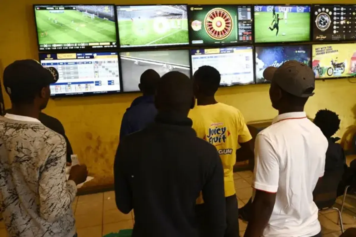 Pour un encadrement strict des paris sportifs au Sénégal : Protégeons notre jeunesse et régulons la publicité agressive